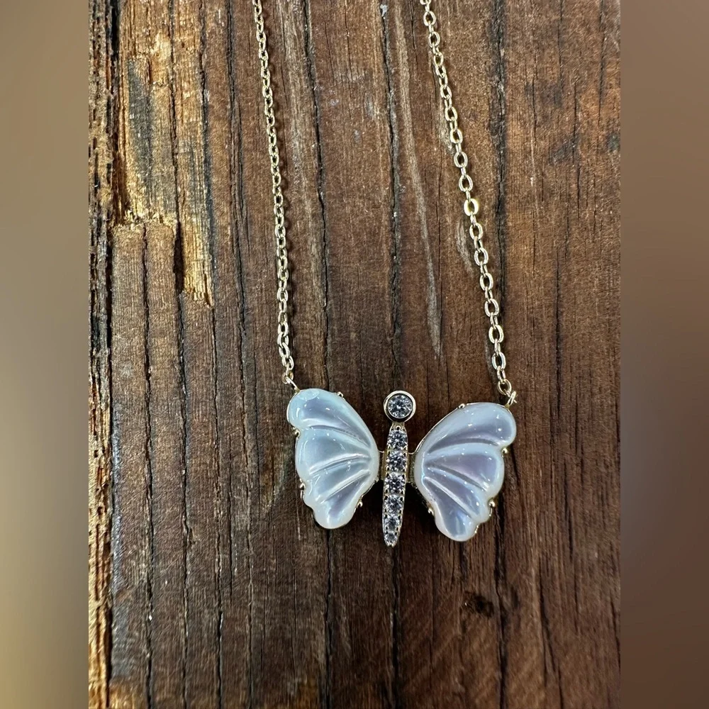 Elegant gold Butterfly Necklace